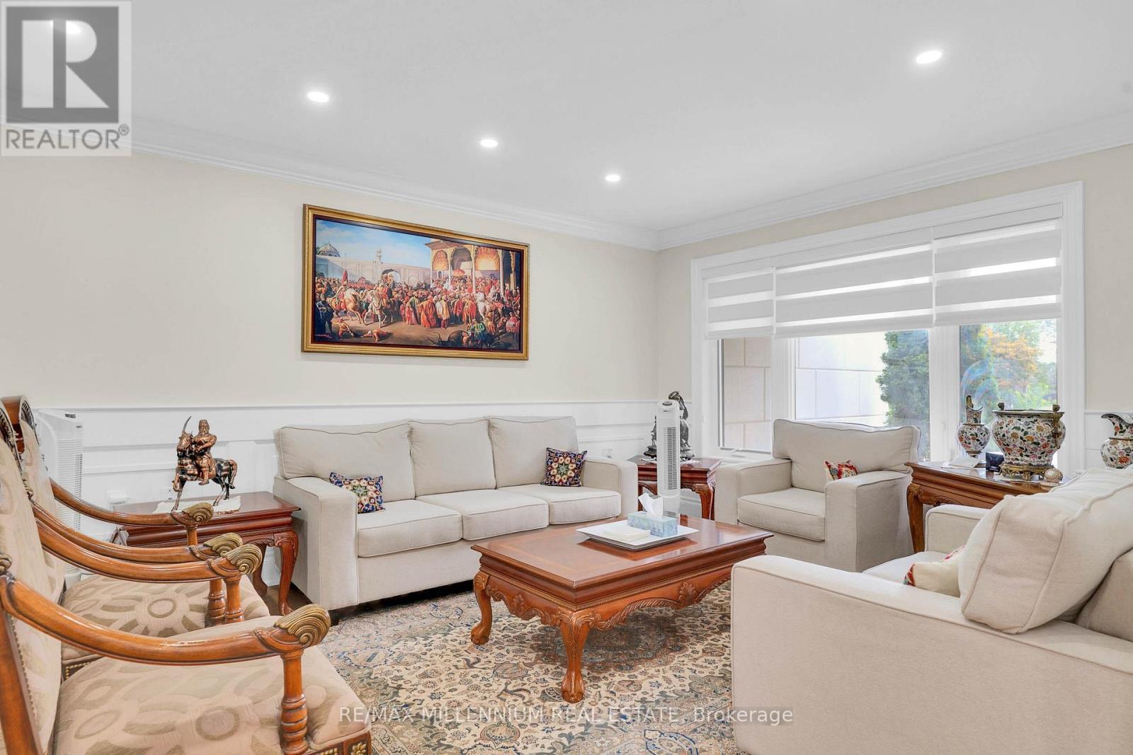 15 Julian Drive, Brampton, ON - Indoor Photo Showing Living Room