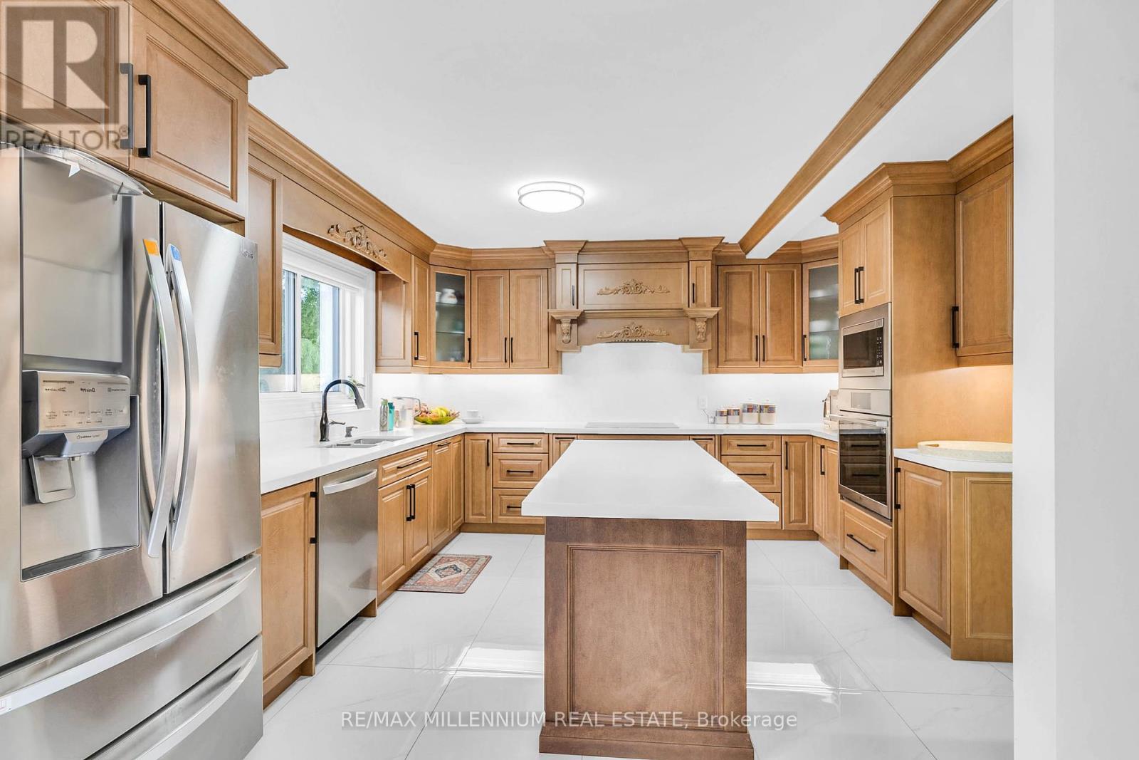 15 Julian Drive, Brampton, ON - Indoor Photo Showing Kitchen