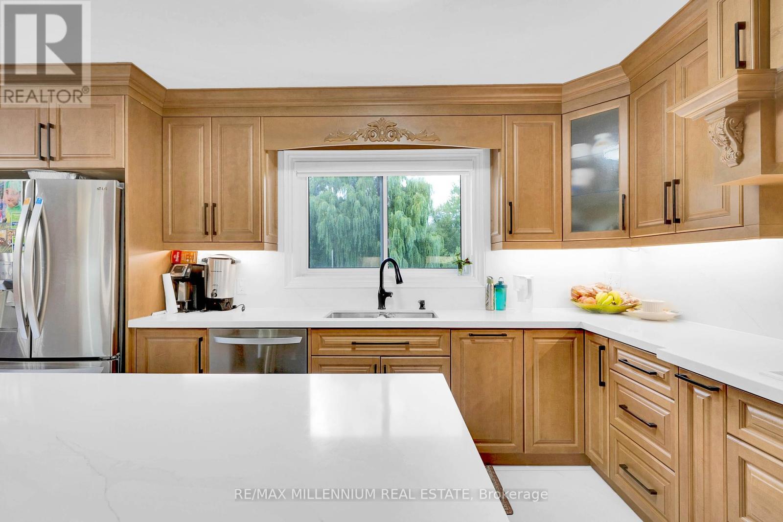 15 Julian Drive, Brampton, ON - Indoor Photo Showing Kitchen With Double Sink