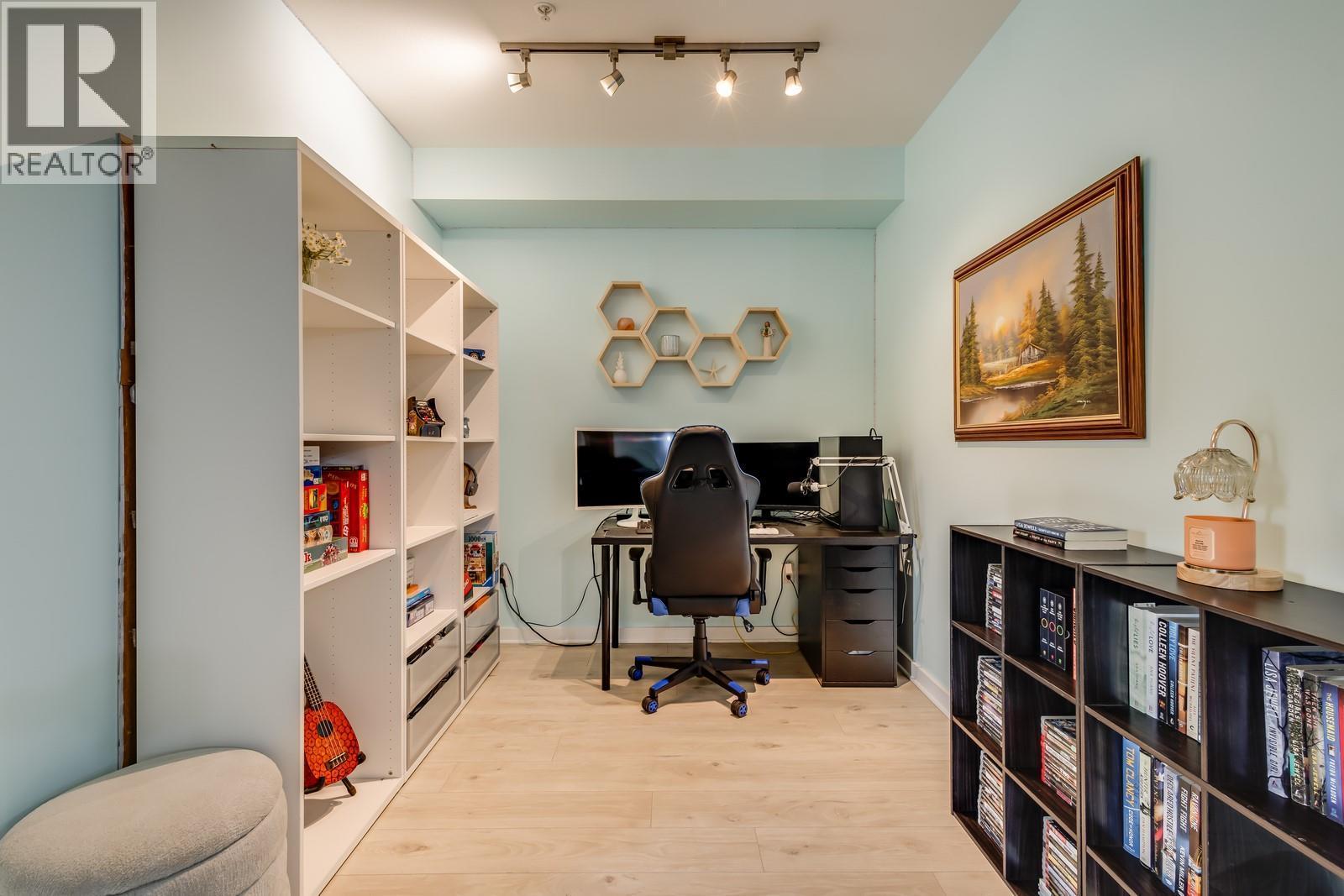 Den/flex space: Office? Gaming? - 151 Taylor Road Unit# 202, Kelowna, BC - Indoor Photo Showing Office