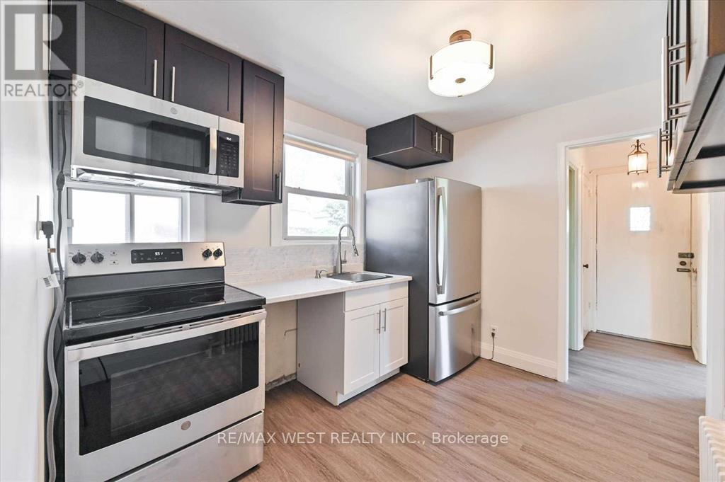 5 Dieppe Road S, Toronto, ON - Indoor Photo Showing Kitchen