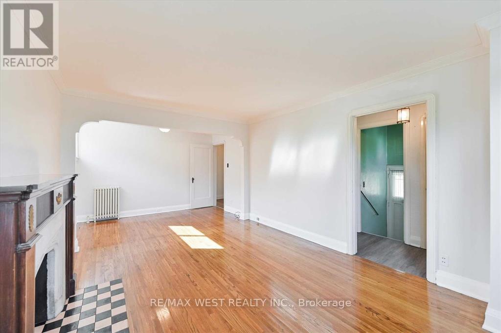 5 Dieppe Road S, Toronto, ON - Indoor Photo Showing Other Room