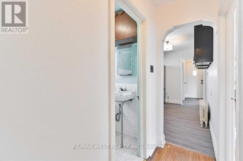 5 Dieppe Road S, Toronto, ON -