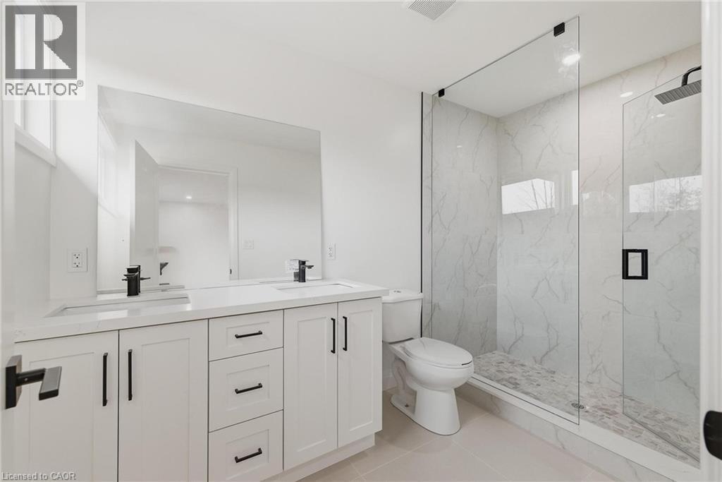 139 Pugh Street, Milverton, ON - Indoor Photo Showing Bathroom