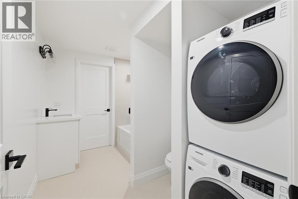 139 Pugh Street, Milverton, ON - Indoor Photo Showing Laundry Room