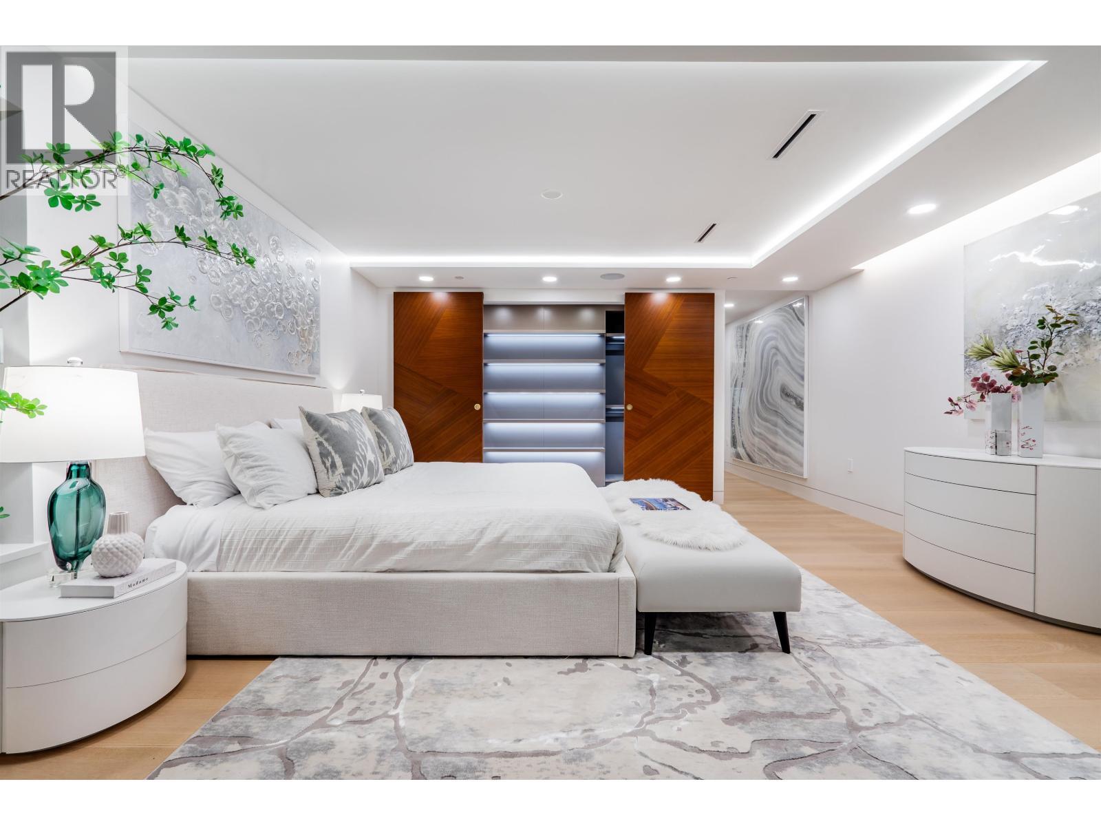 1123 Crestline Road, West Vancouver, BC - Indoor Photo Showing Bedroom