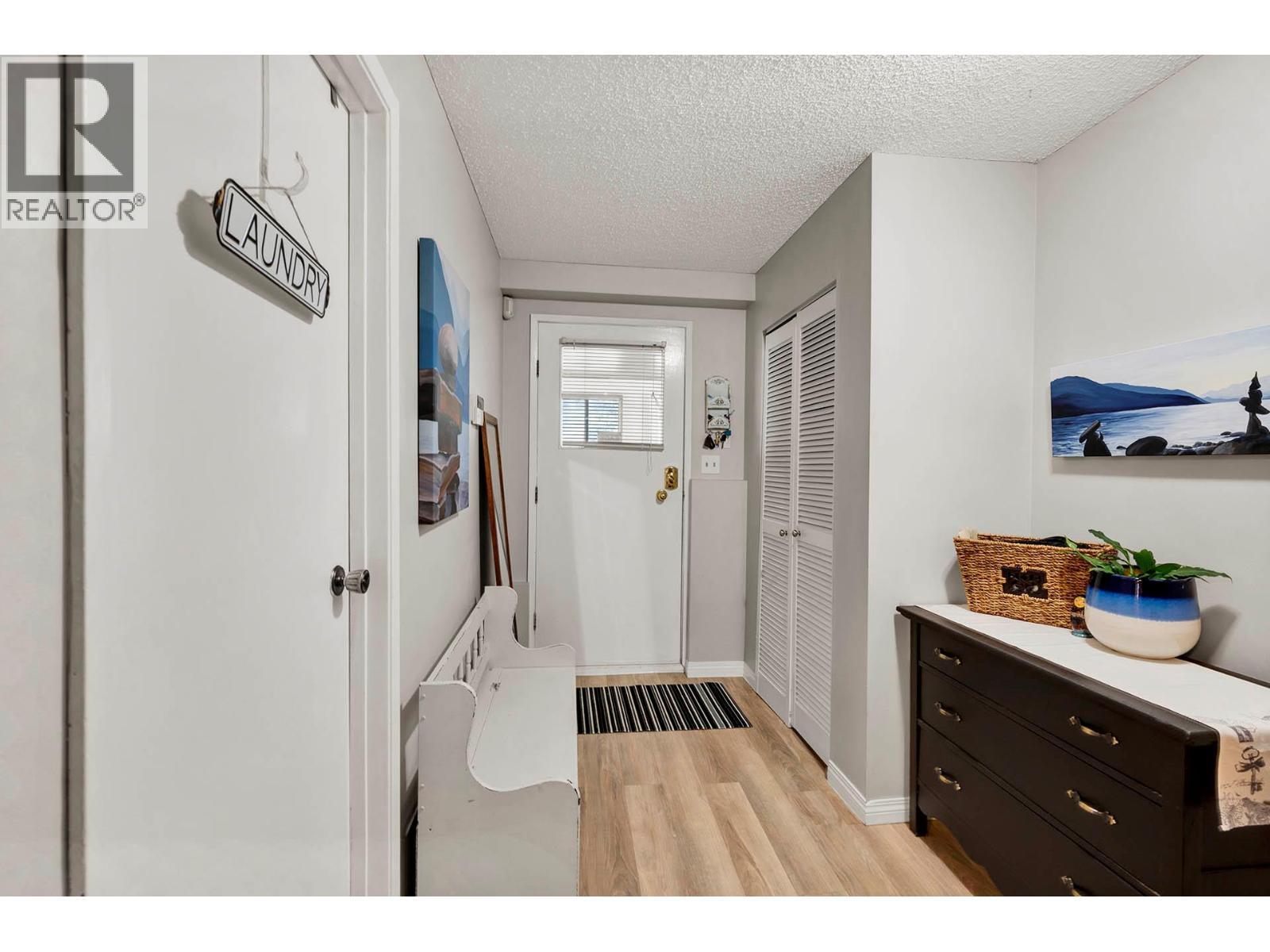 5901 Dallas Drive, Kamloops, BC - Indoor Photo Showing Other Room