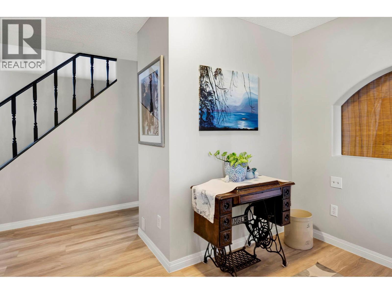 5901 Dallas Drive, Kamloops, BC - Indoor Photo Showing Other Room