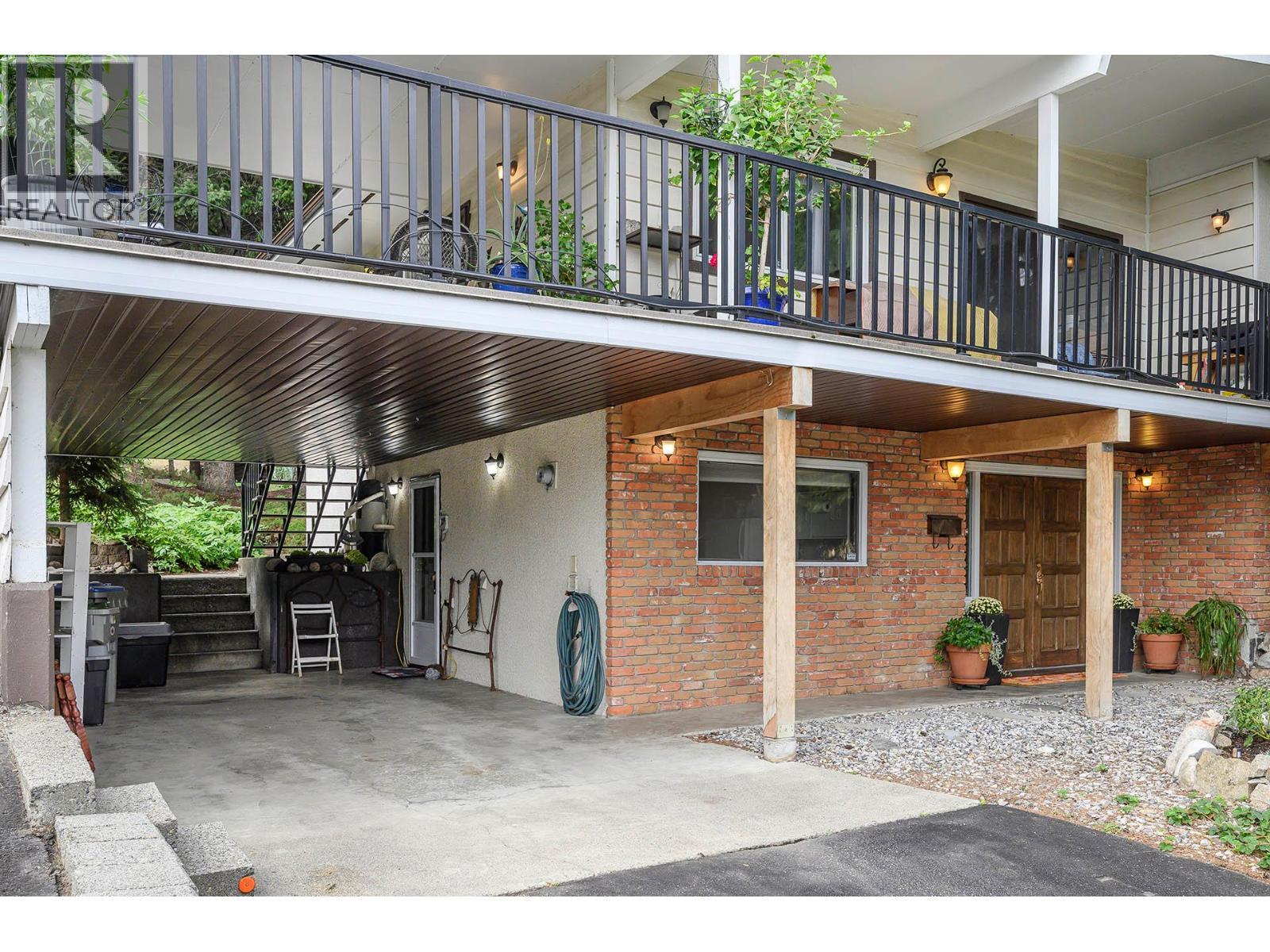 5901 Dallas Drive, Kamloops, BC - Outdoor With Exterior