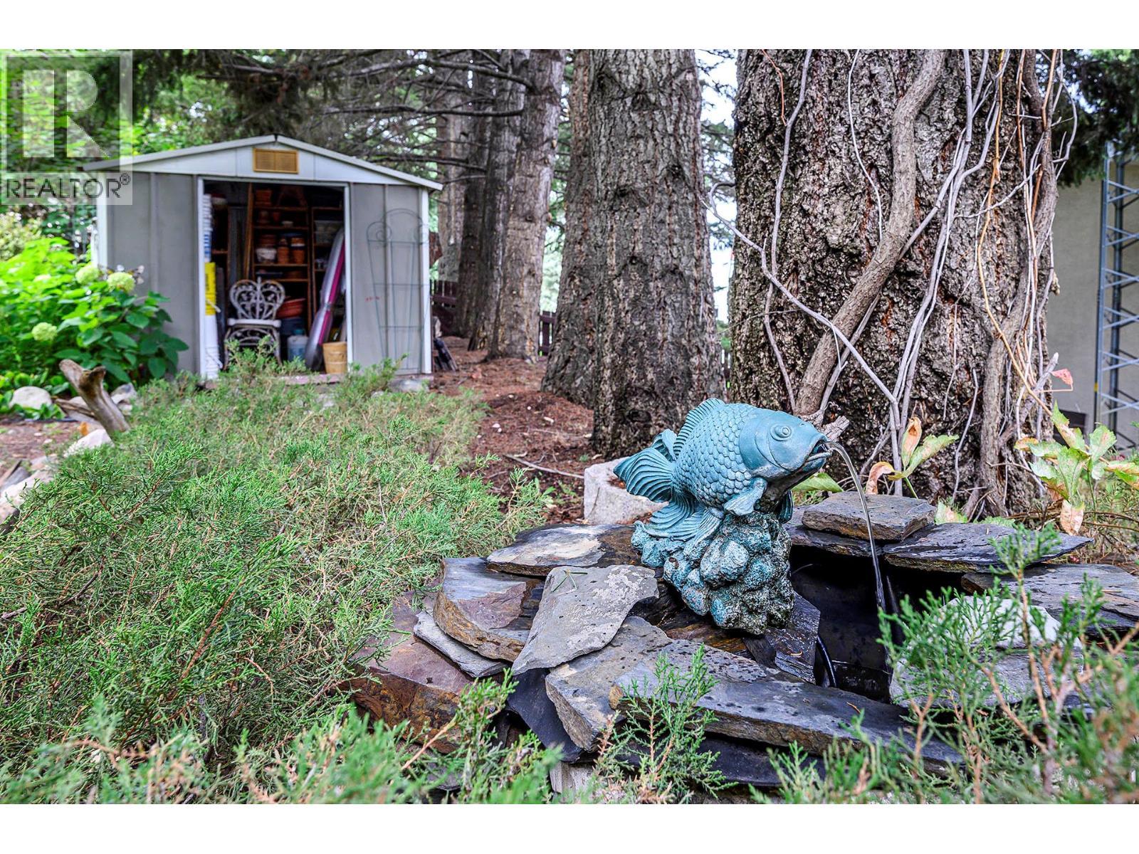 5901 Dallas Drive, Kamloops, BC - Outdoor