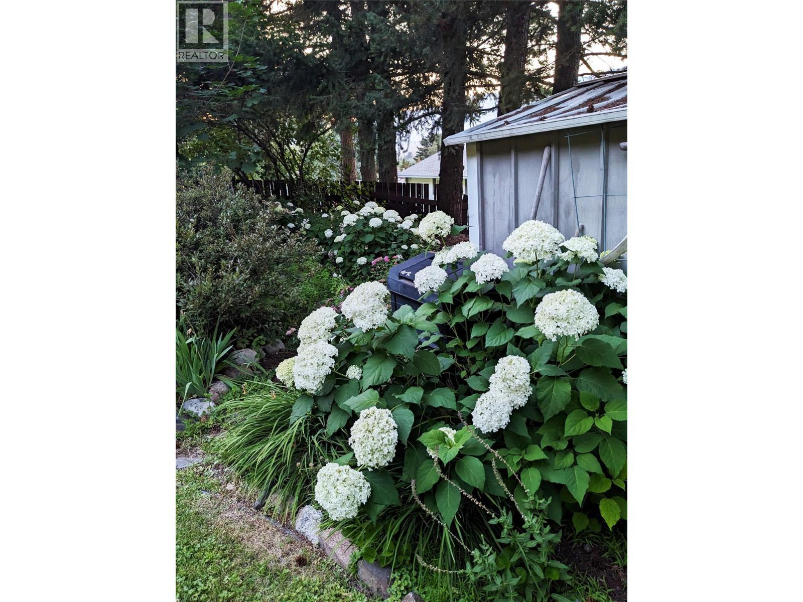 5901 Dallas Drive, Kamloops, BC - Outdoor