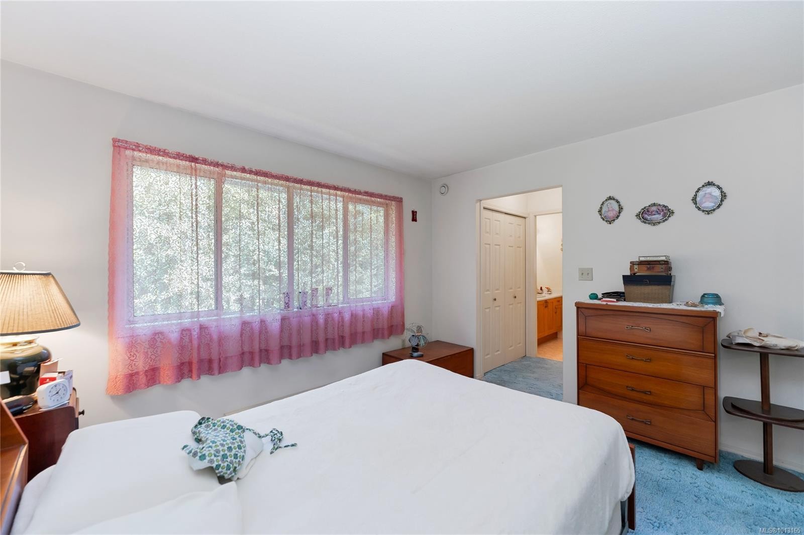 722 Miller Ave, Saanich, BC