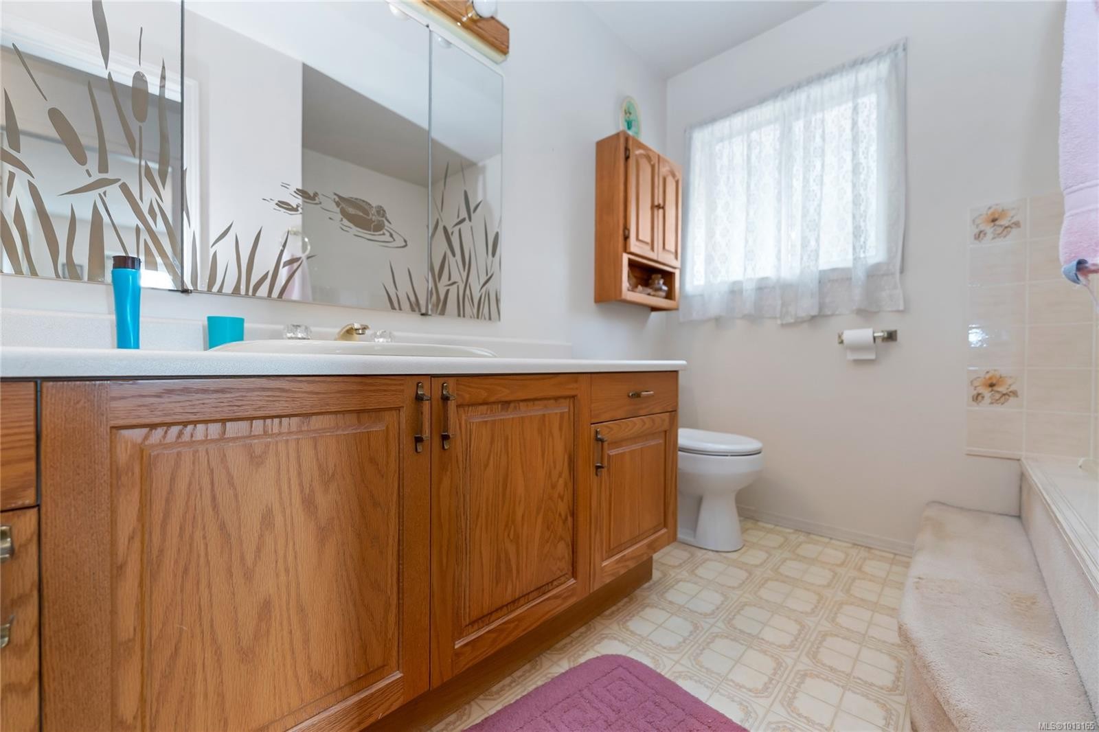 722 Miller Ave, Saanich, BC