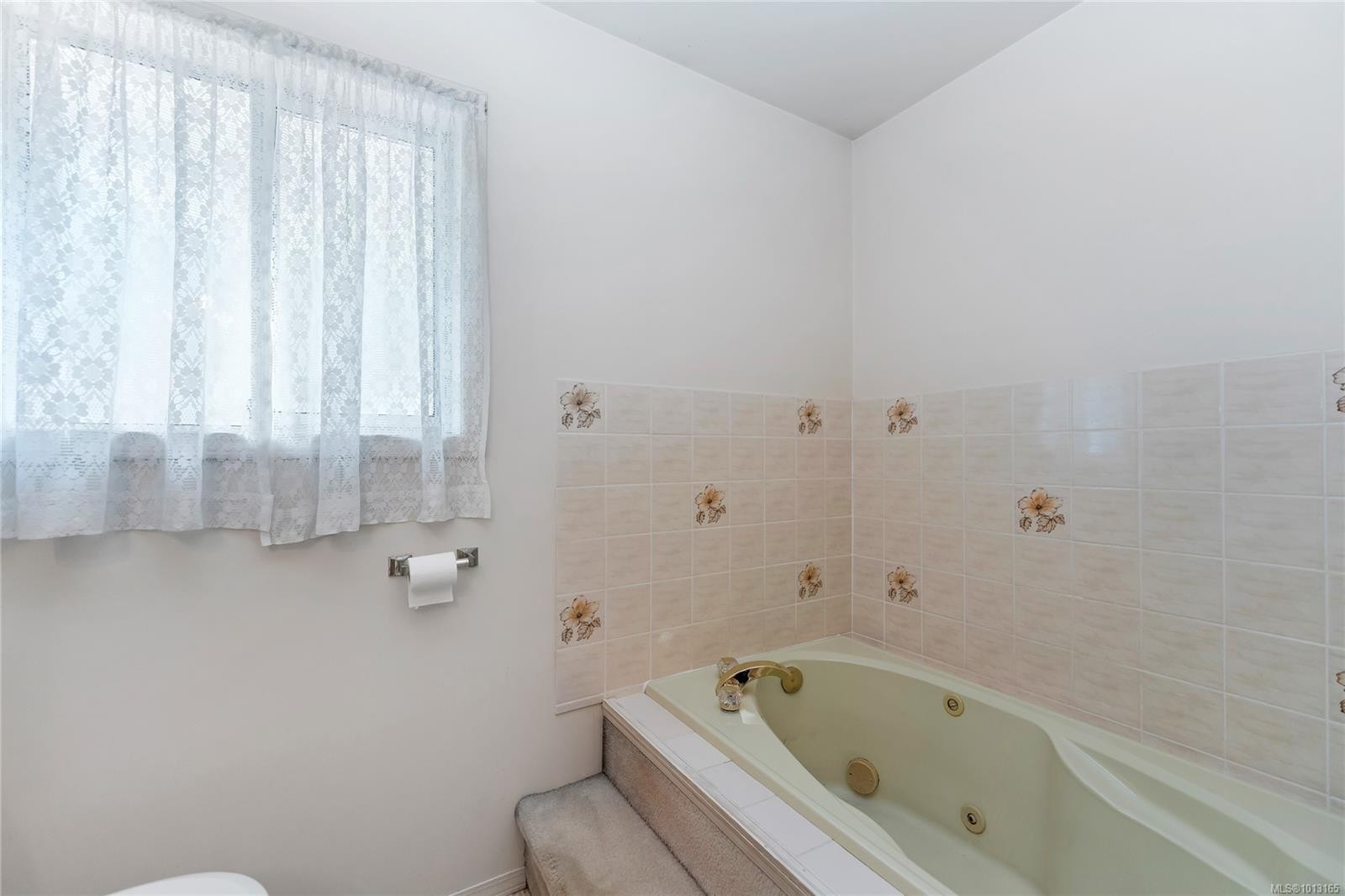 722 Miller Ave, Saanich, BC