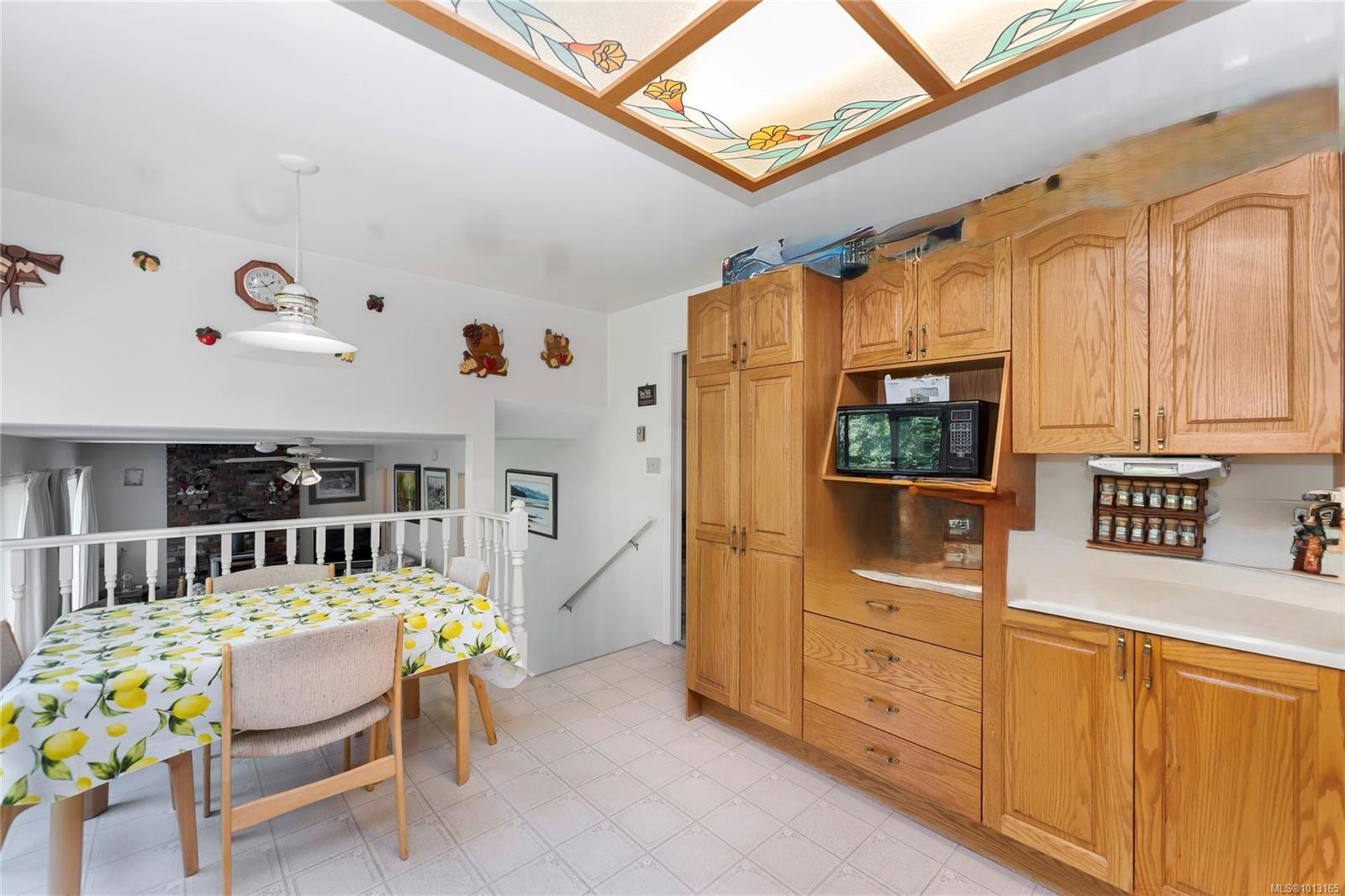 722 Miller Ave, Saanich, BC