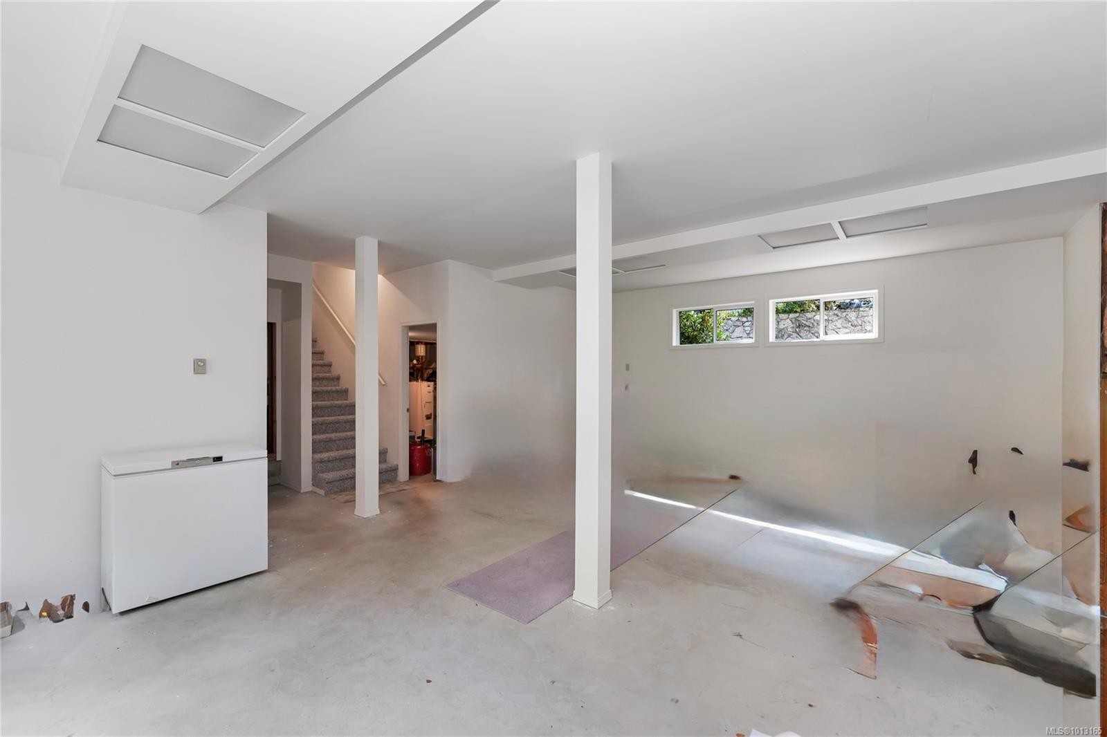 722 Miller Ave, Saanich, BC