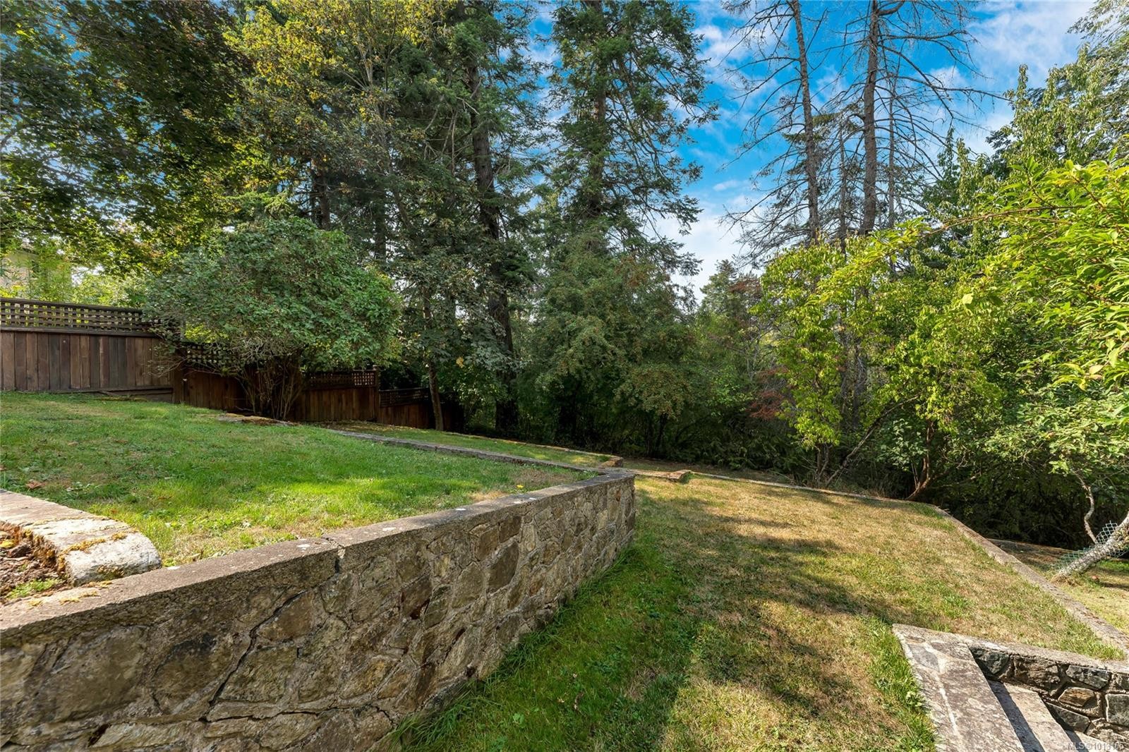 722 Miller Ave, Saanich, BC