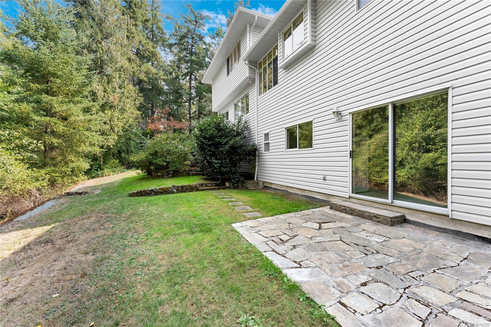 722 Miller Ave, Saanich, BC