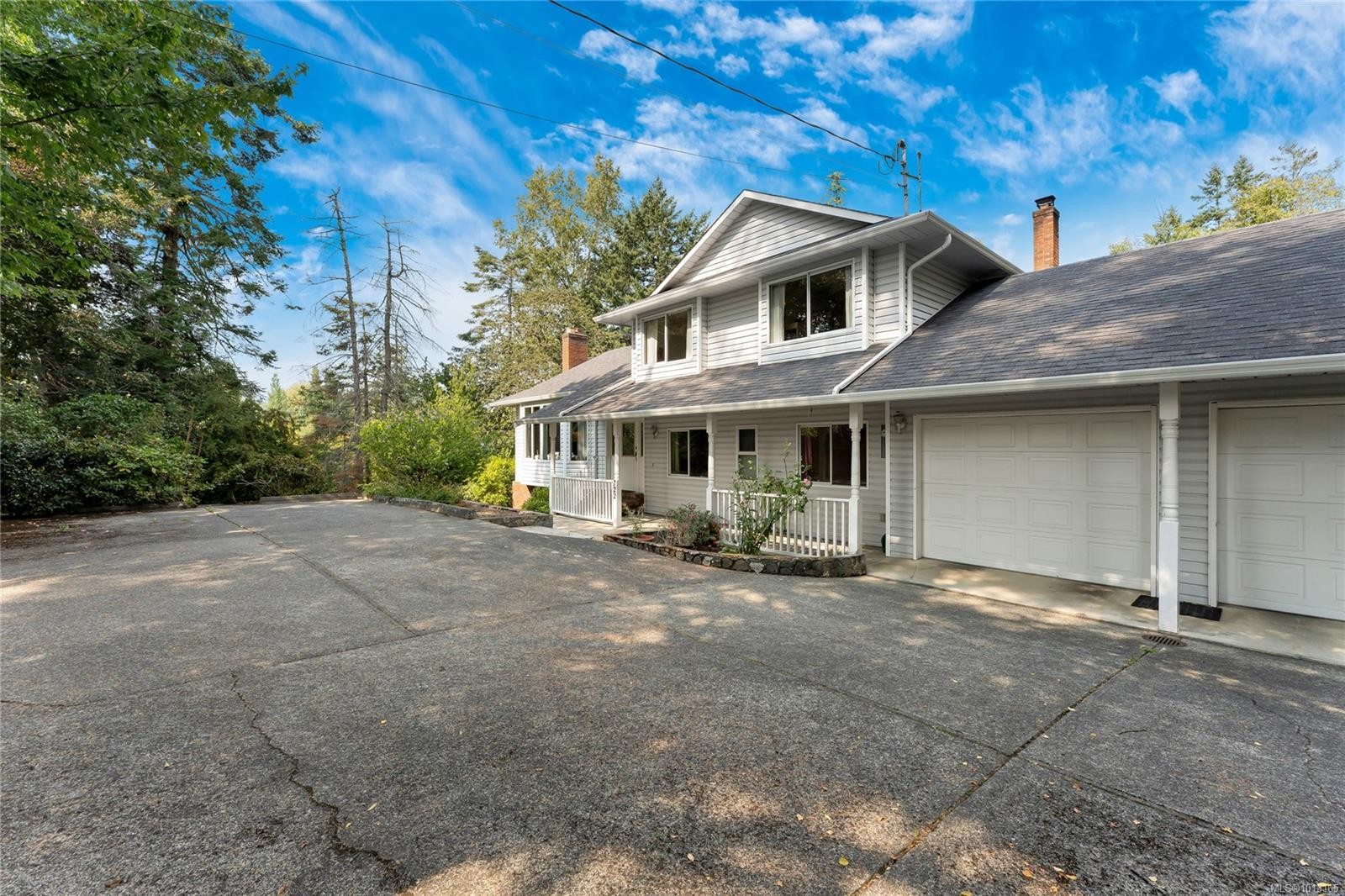 722 Miller Ave, Saanich, BC