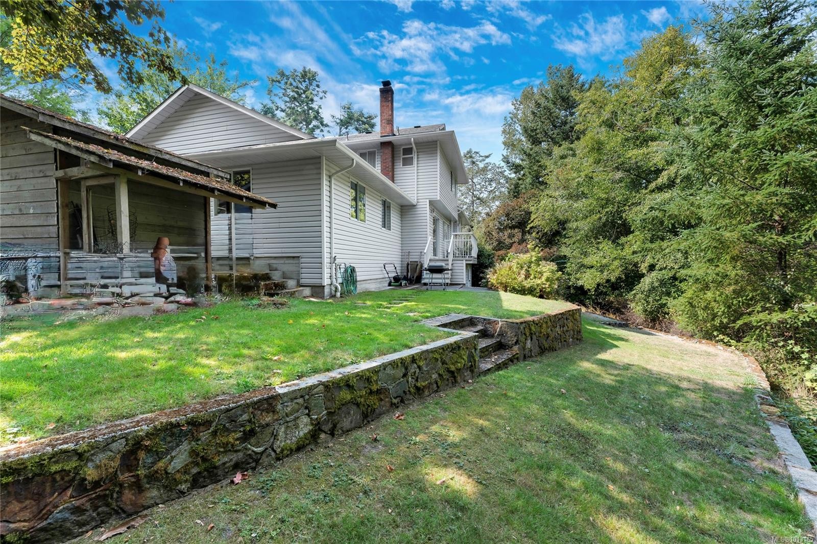 722 Miller Ave, Saanich, BC