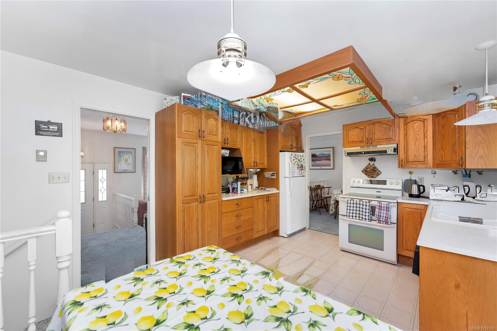 722 Miller Ave, Saanich, BC