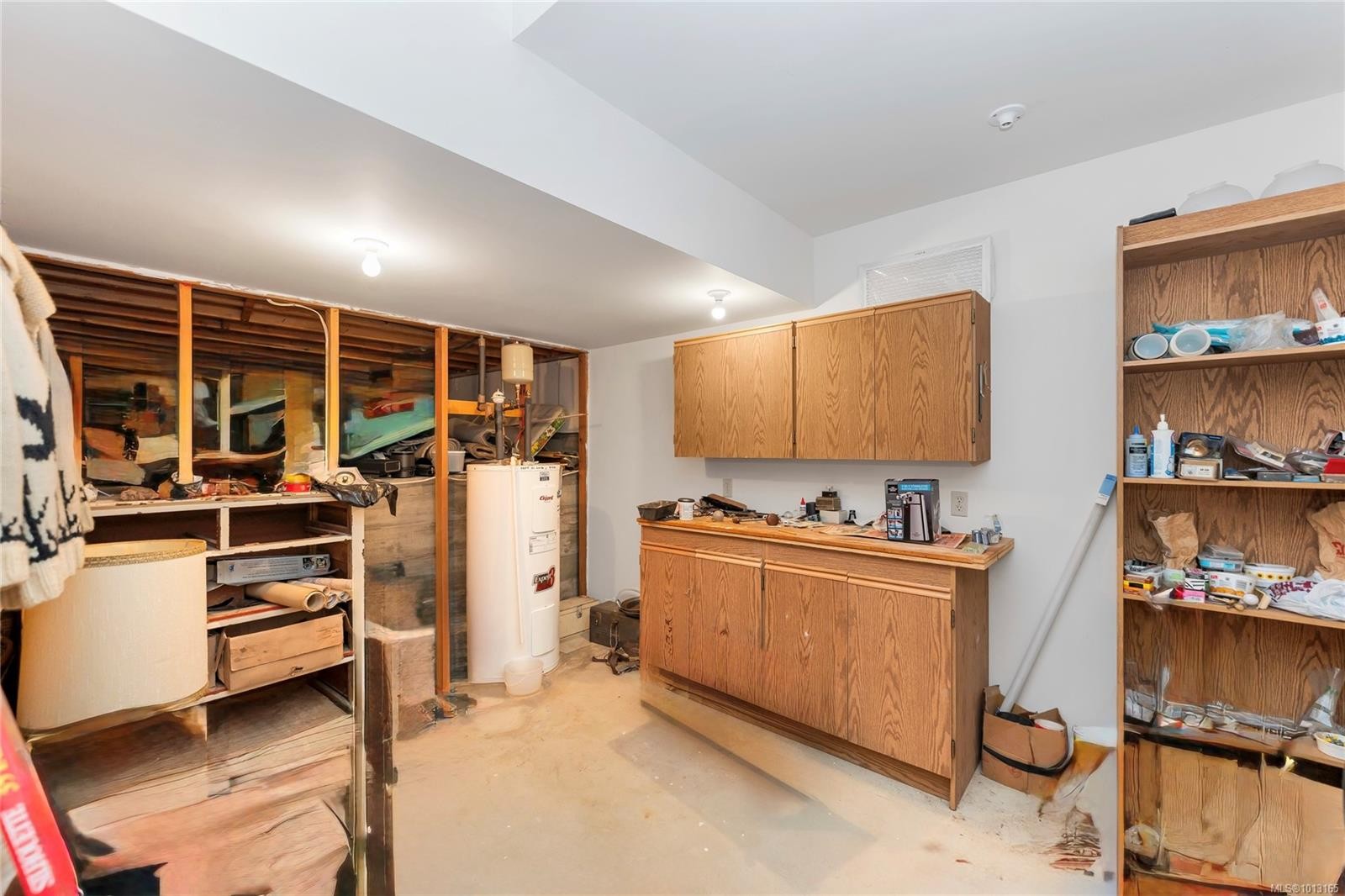 722 Miller Ave, Saanich, BC