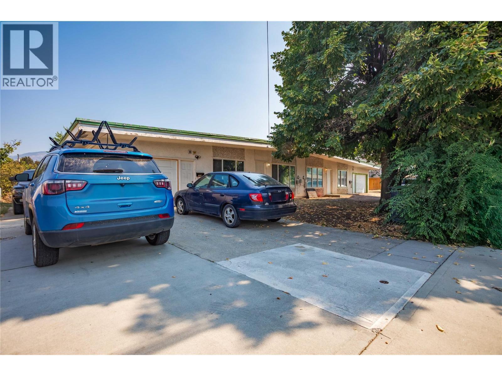 715A Gerstmar Road, Kelowna, BC - Outdoor