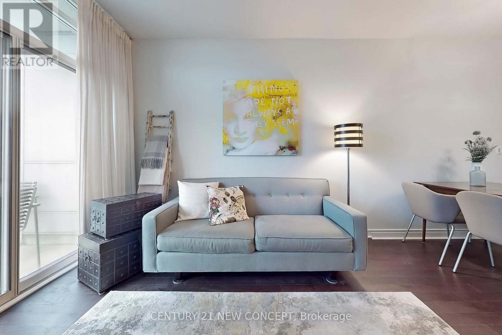 704 - 1900 Lake Shore Boulevard W, Toronto, ON - Indoor Photo Showing Living Room