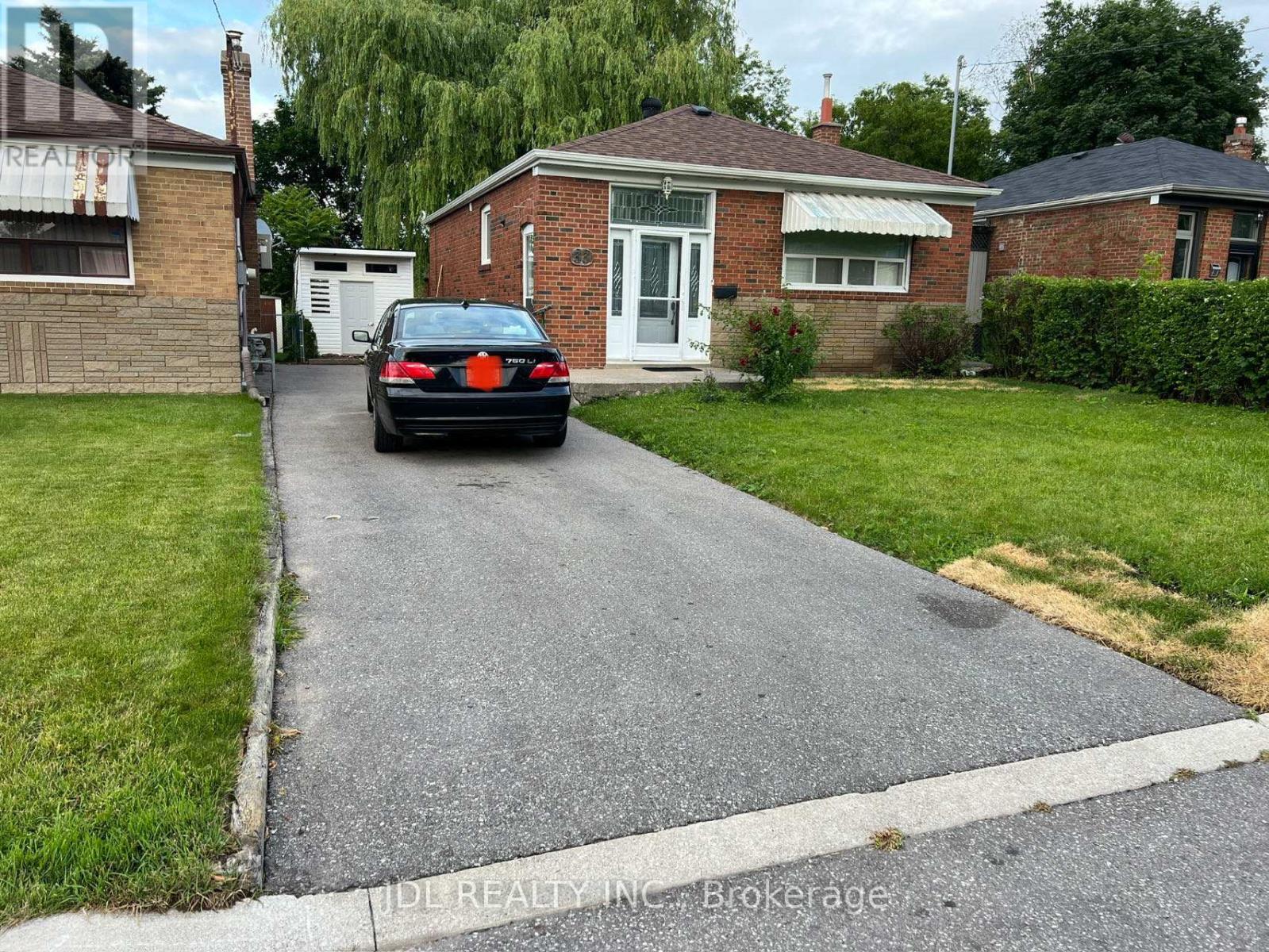 33 Glenshephard Drive, Toronto, ON - Outdoor