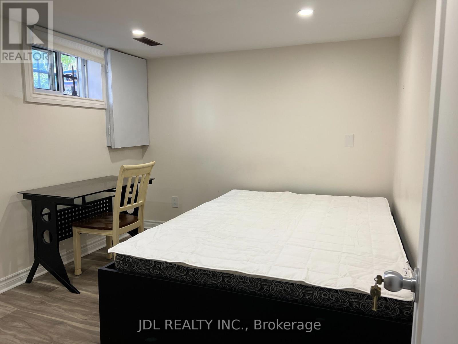 33 Glenshephard Drive, Toronto, ON - Indoor Photo Showing Other Room