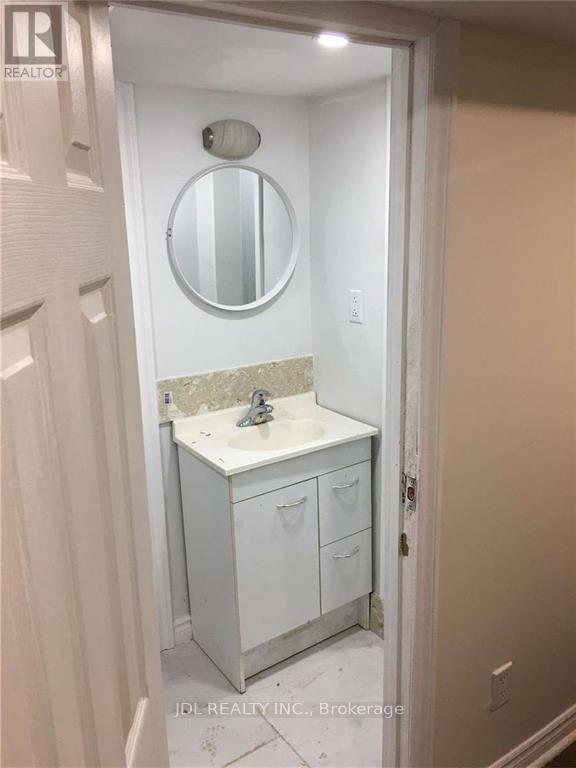 33 Glenshephard Drive, Toronto, ON - Indoor Photo Showing Bathroom