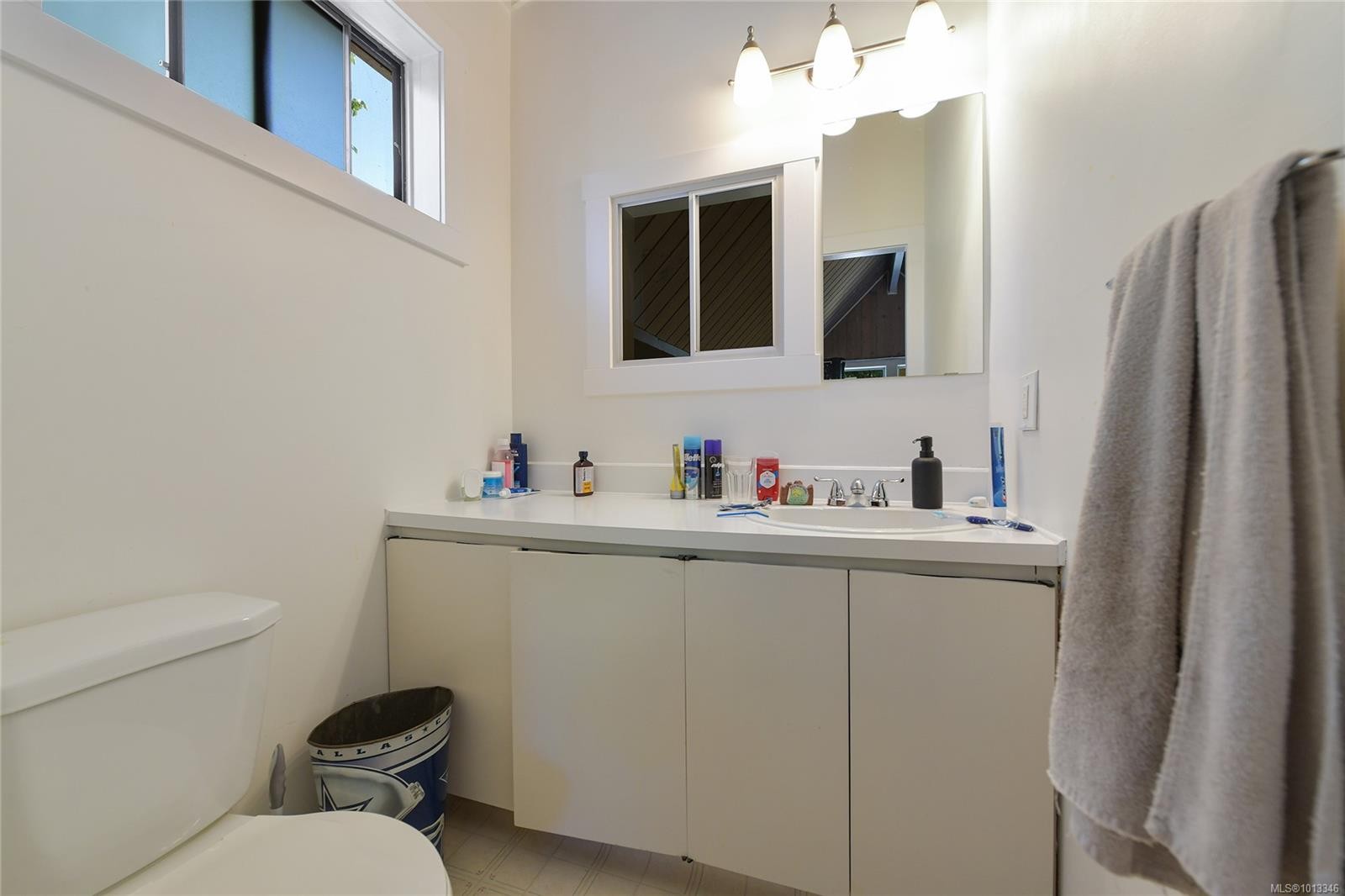 2874 Leigh Rd, Langford, BC