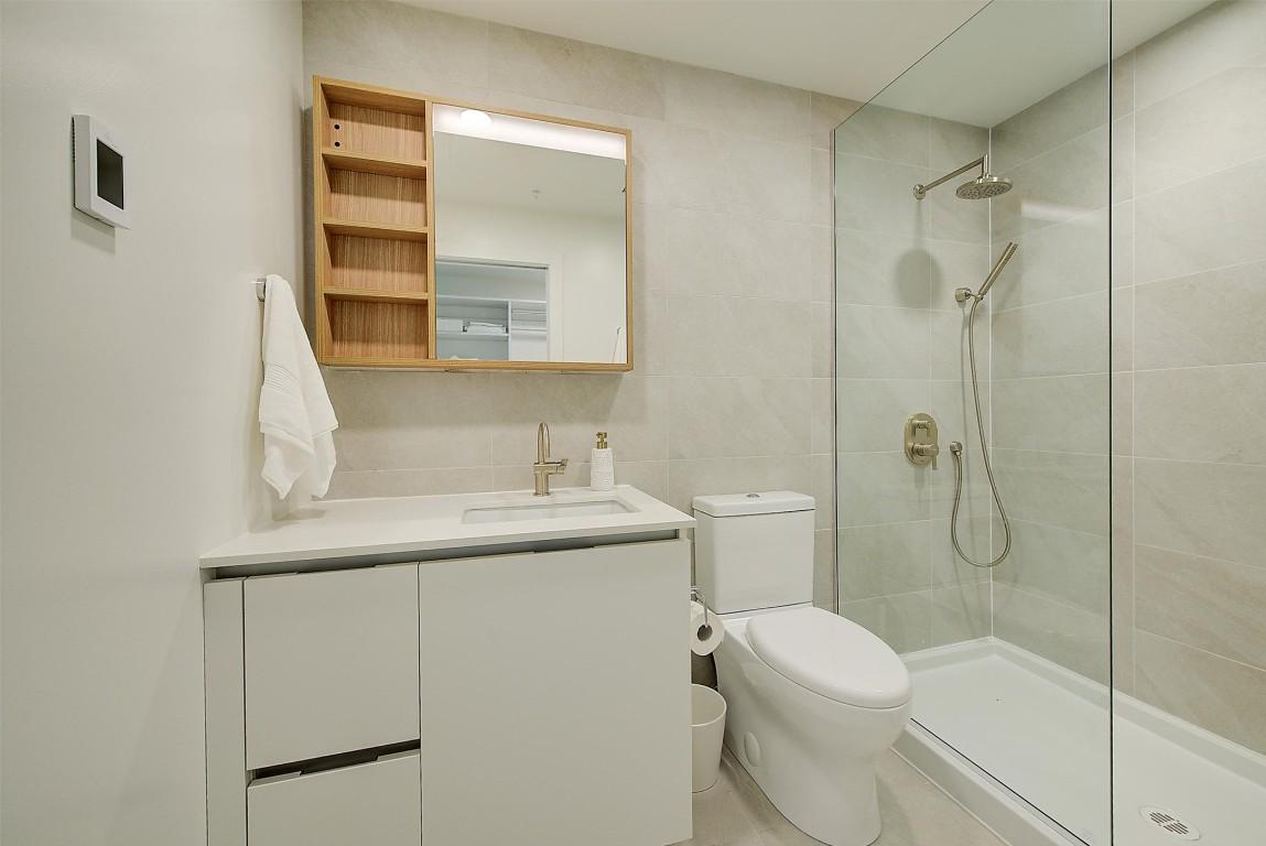 307-2780 Olalla Road, West Kelowna, BC - Indoor Photo Showing Bathroom