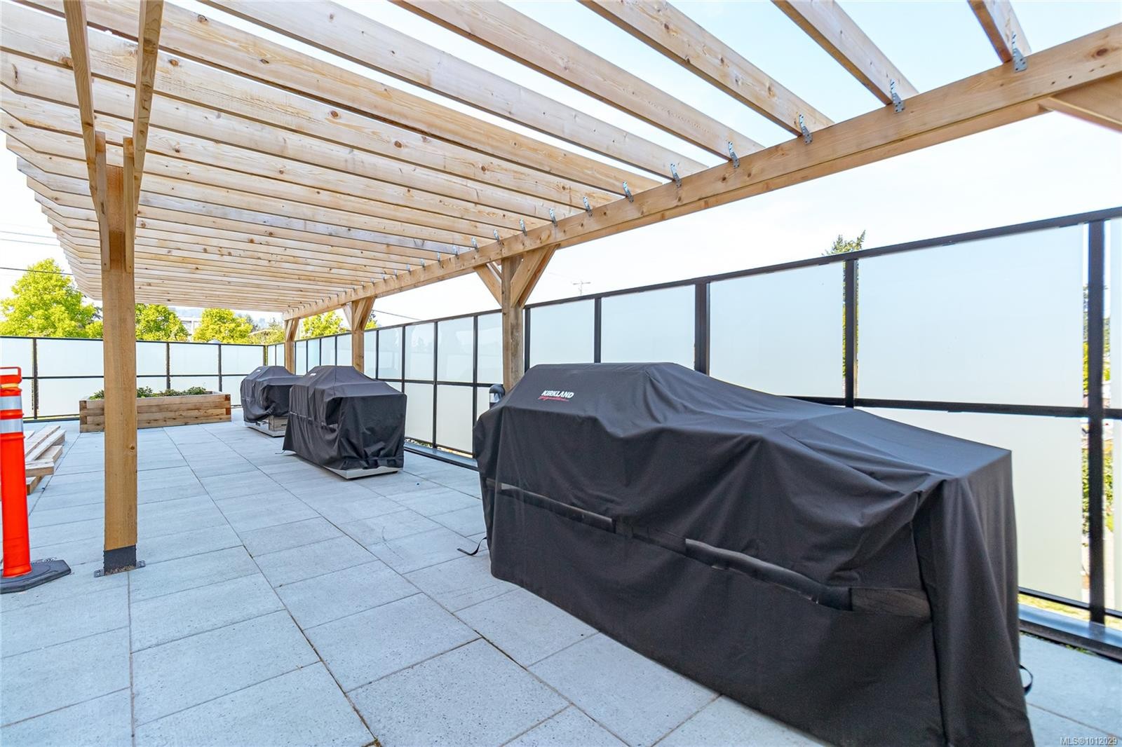 333-2629 Millstream Rd, Langford, BC - With Exterior