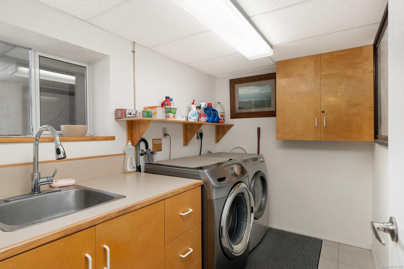 582 Baxter Ave, Saanich, BC