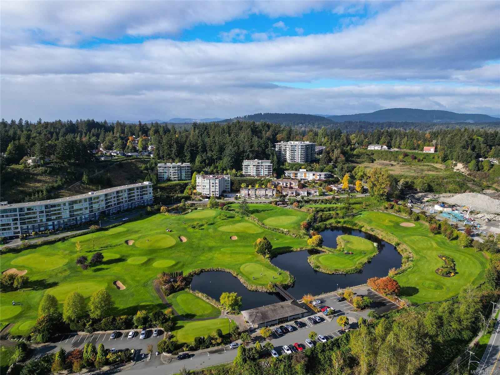 502-748 Sayward Hill Terr, Saanich, BC - Outdoor With View