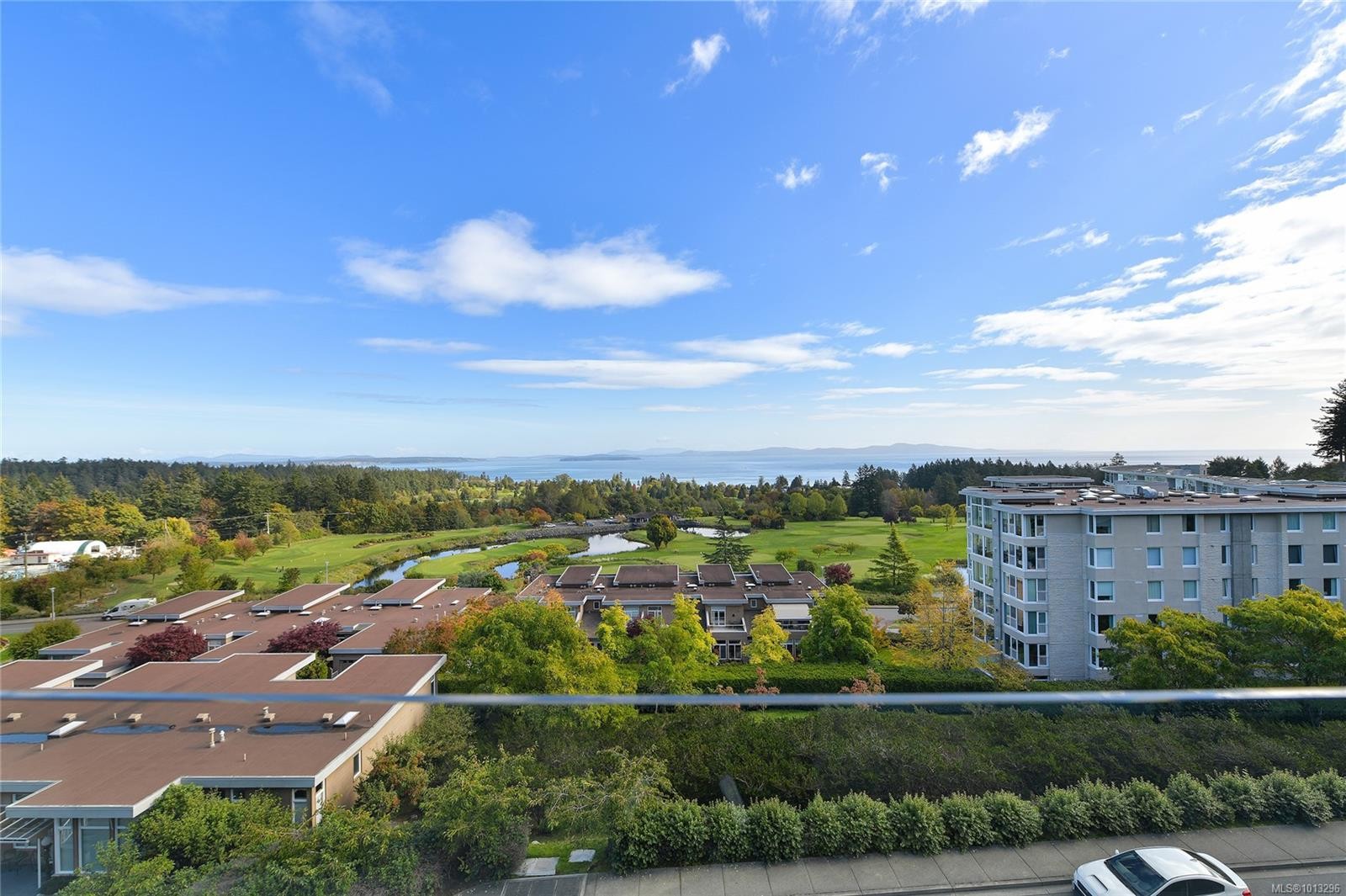 502-748 Sayward Hill Terr, Saanich, BC - Outdoor With View