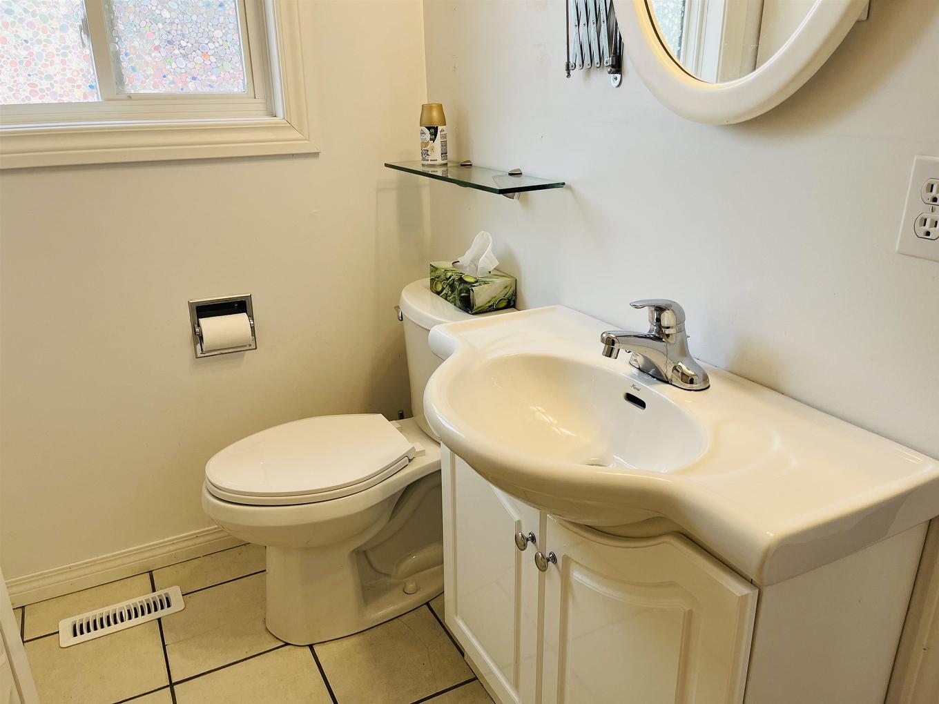 215 Matheson St N, Kenora, ON - Indoor Photo Showing Bathroom
