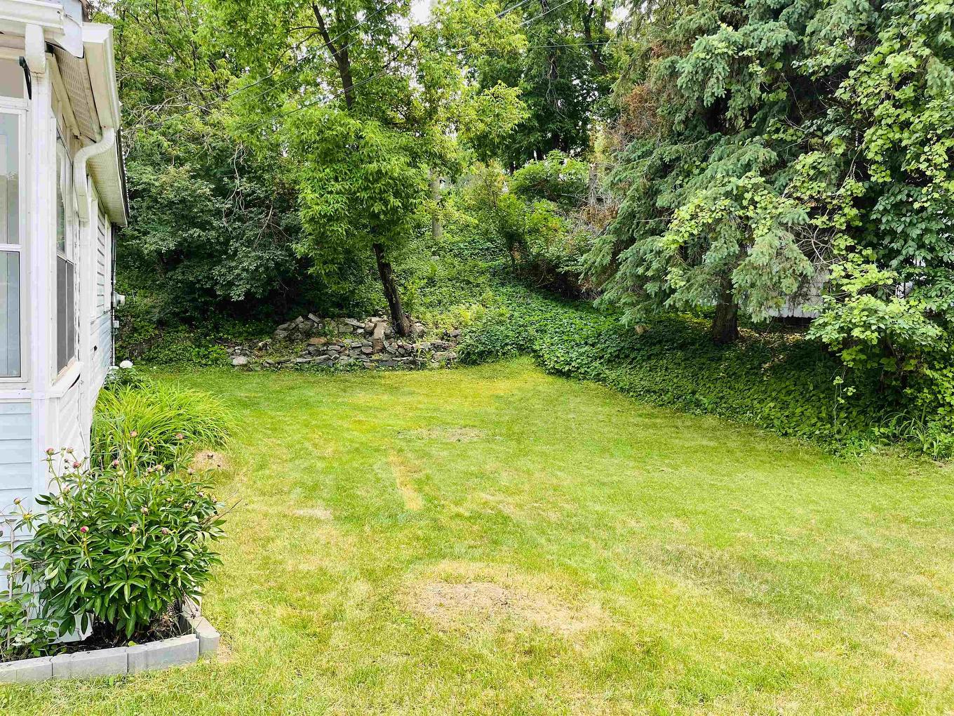 215 Matheson St N, Kenora, ON - Outdoor