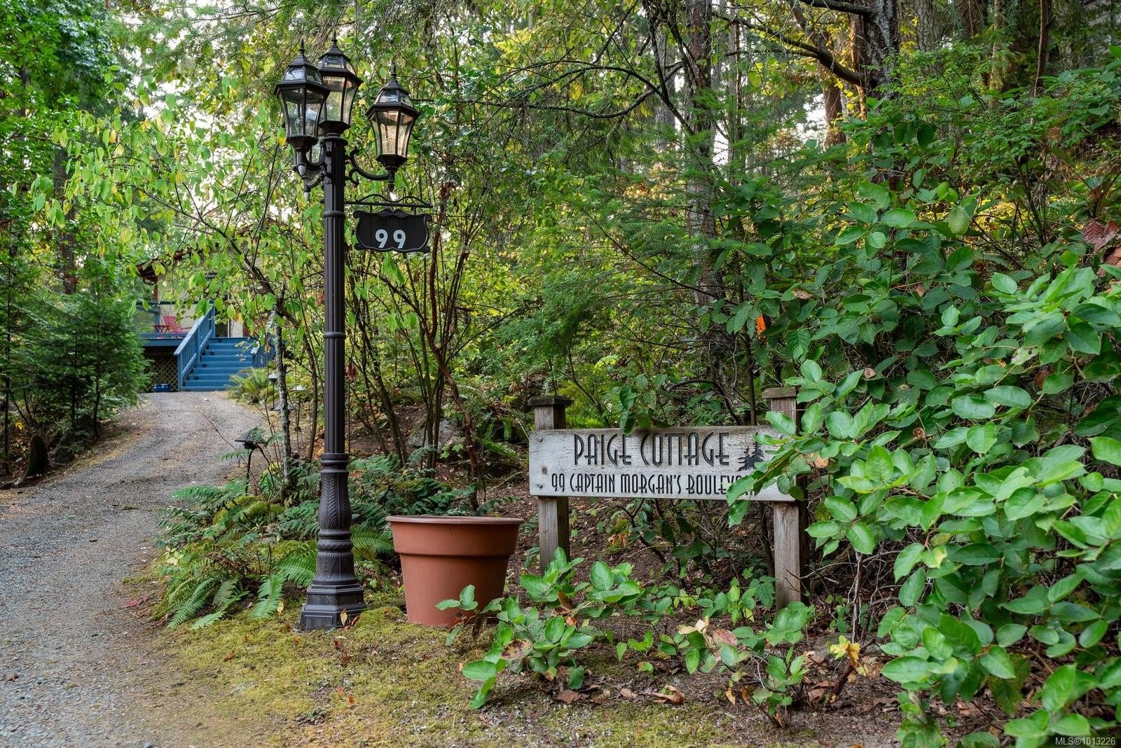 99 Captain Morgans Blvd, Protection Island, BC