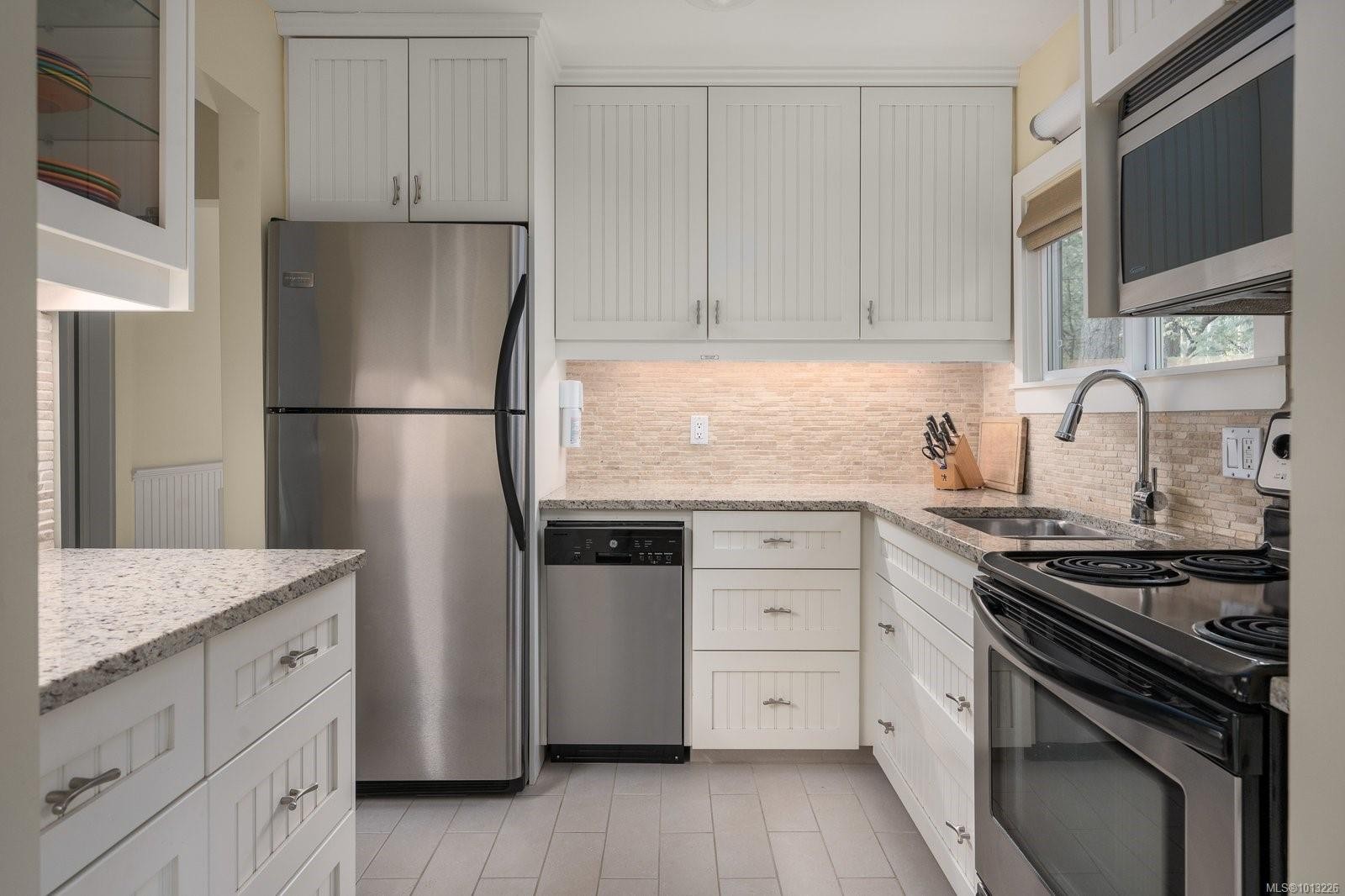 99 Captain Morgans Blvd, Protection Island, BC