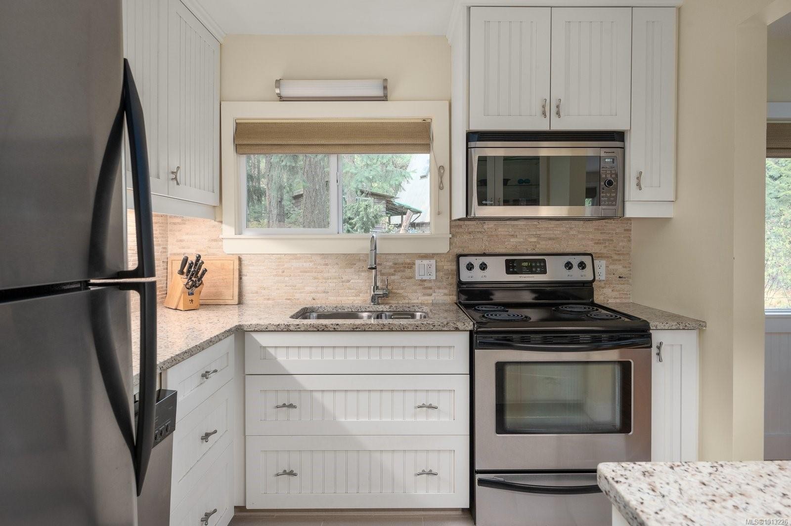 99 Captain Morgans Blvd, Protection Island, BC