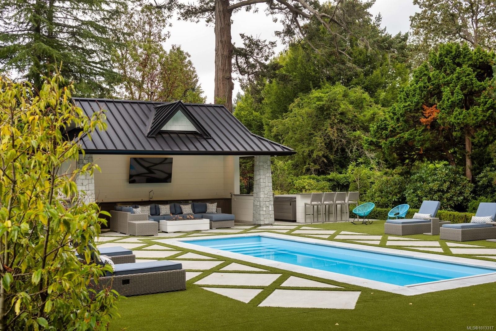 3375 Ripon Rd, Oak Bay, BC