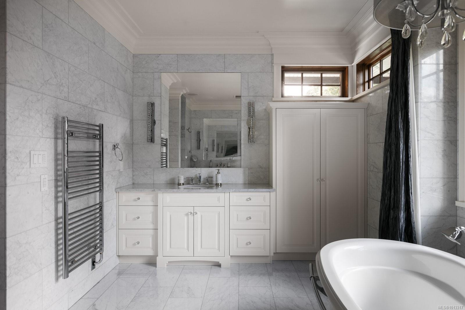 3375 Ripon Rd, Oak Bay, BC