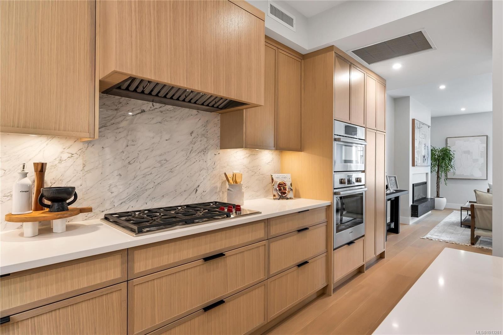 2-2590 Penrhyn St, Saanich, BC