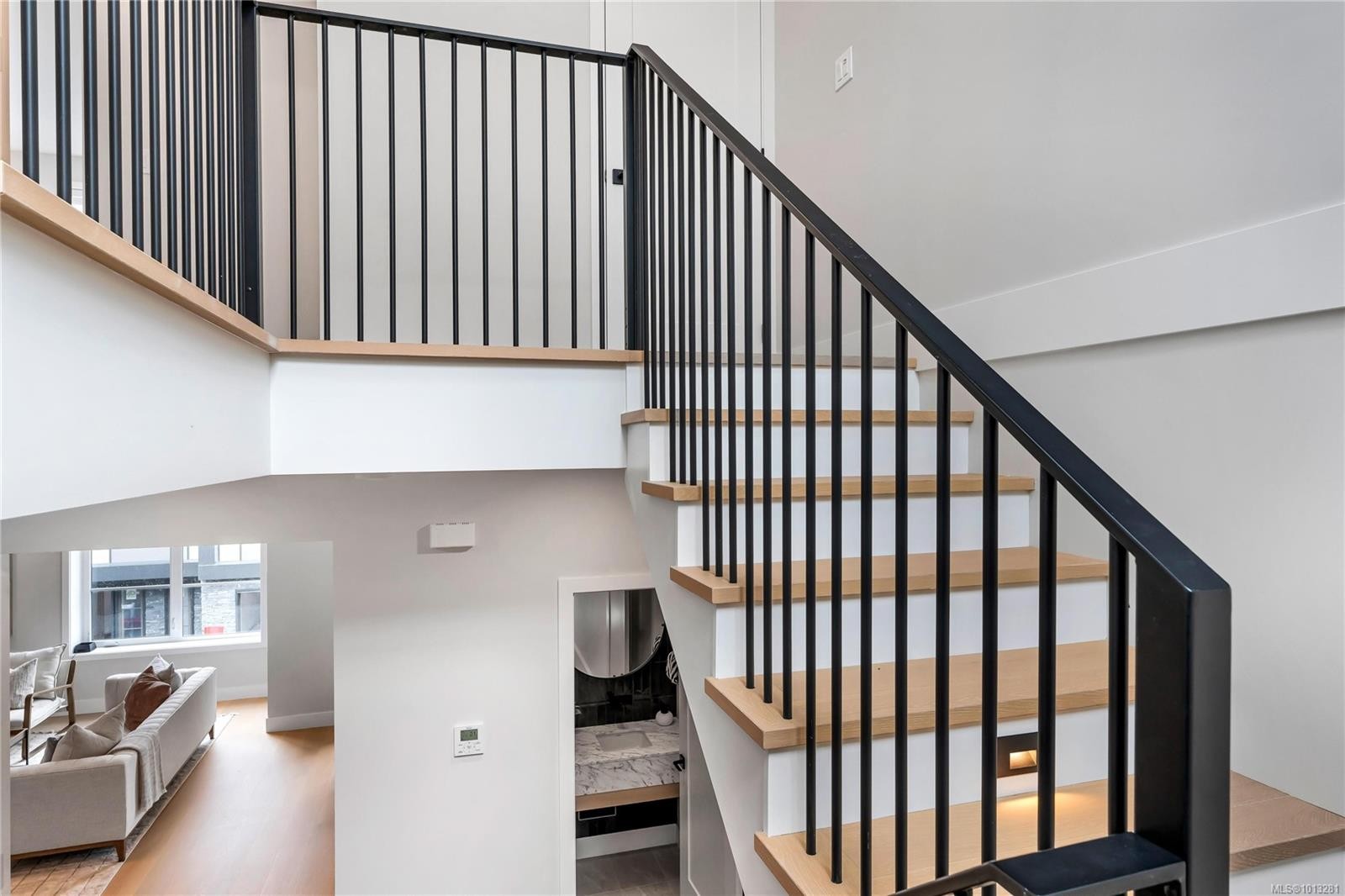 2-2590 Penrhyn St, Saanich, BC