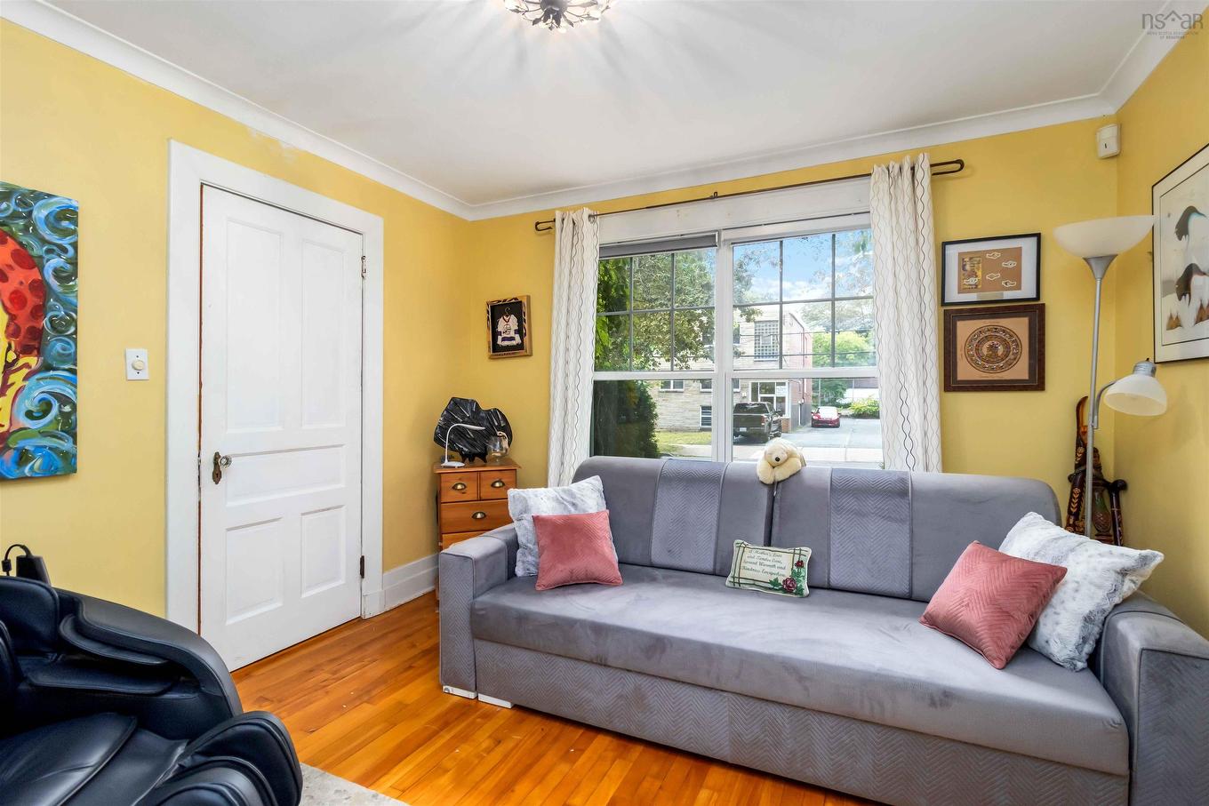 949 Mclean Street, Halifax, NS