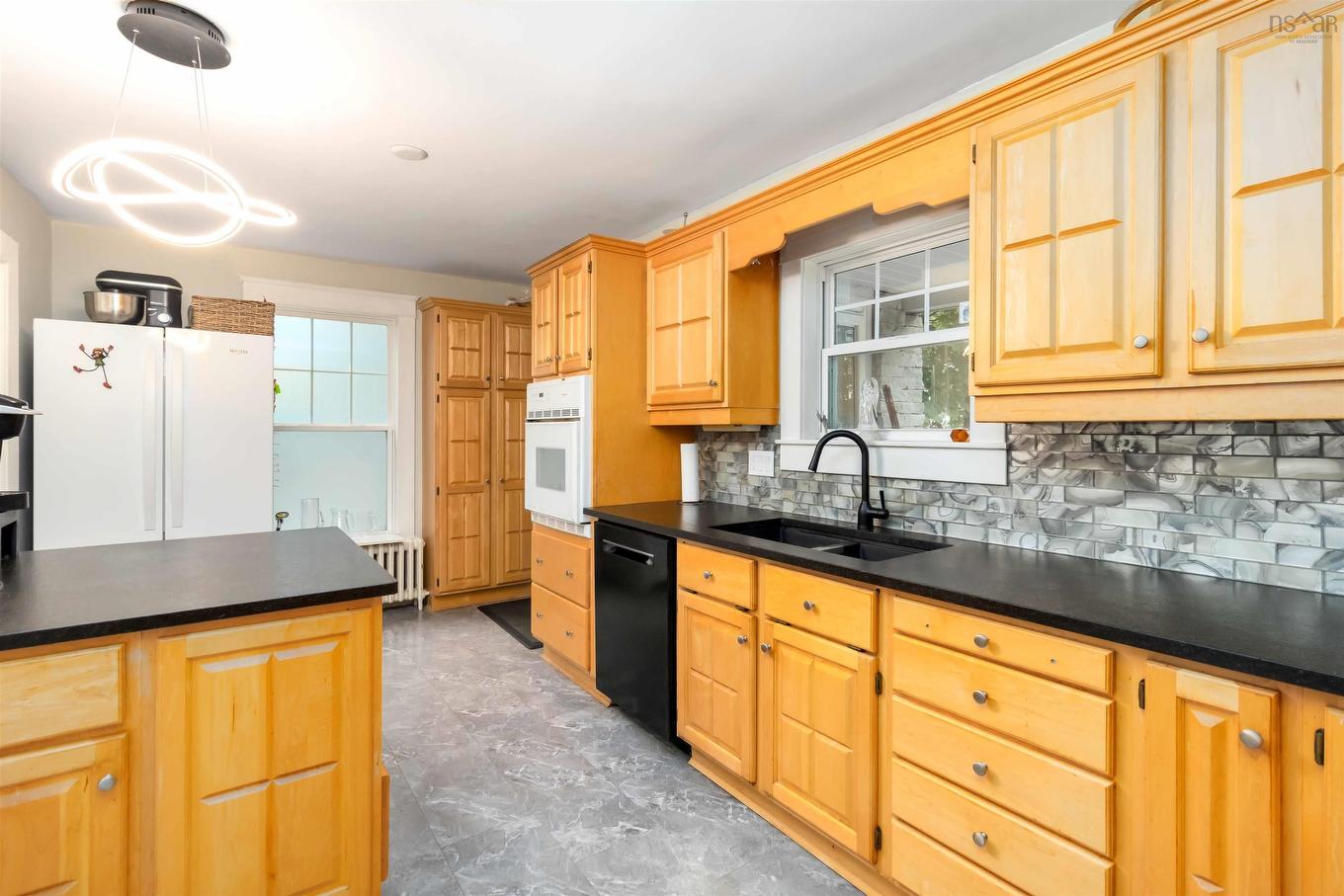 949 Mclean Street, Halifax, NS