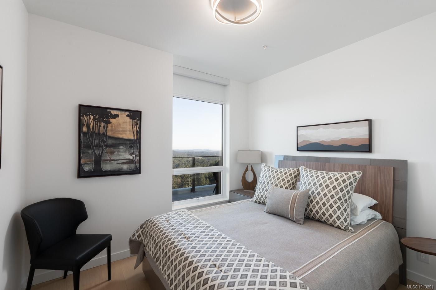 1702-2000 Hannington Rd, Langford, BC - Indoor Photo Showing Bedroom