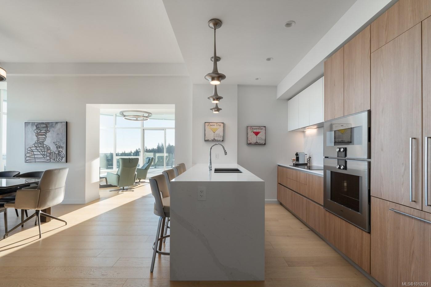 1702-2000 Hannington Rd, Langford, BC - Indoor